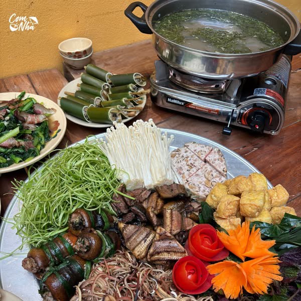 Lẩu lươn hoa chuối ấm lòng ngày xuân